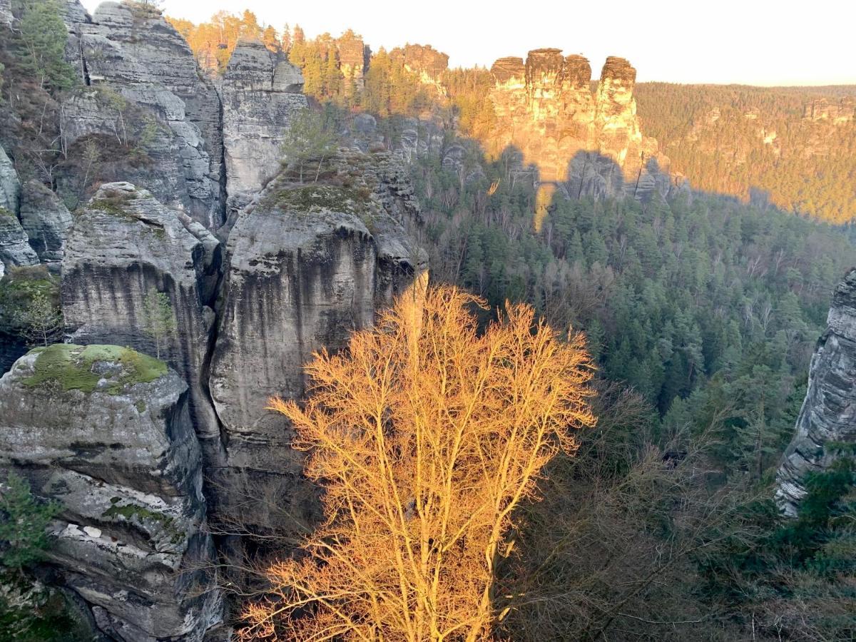 Restaurant Und Pension Zur Puppenstube Stolpen Extérieur photo